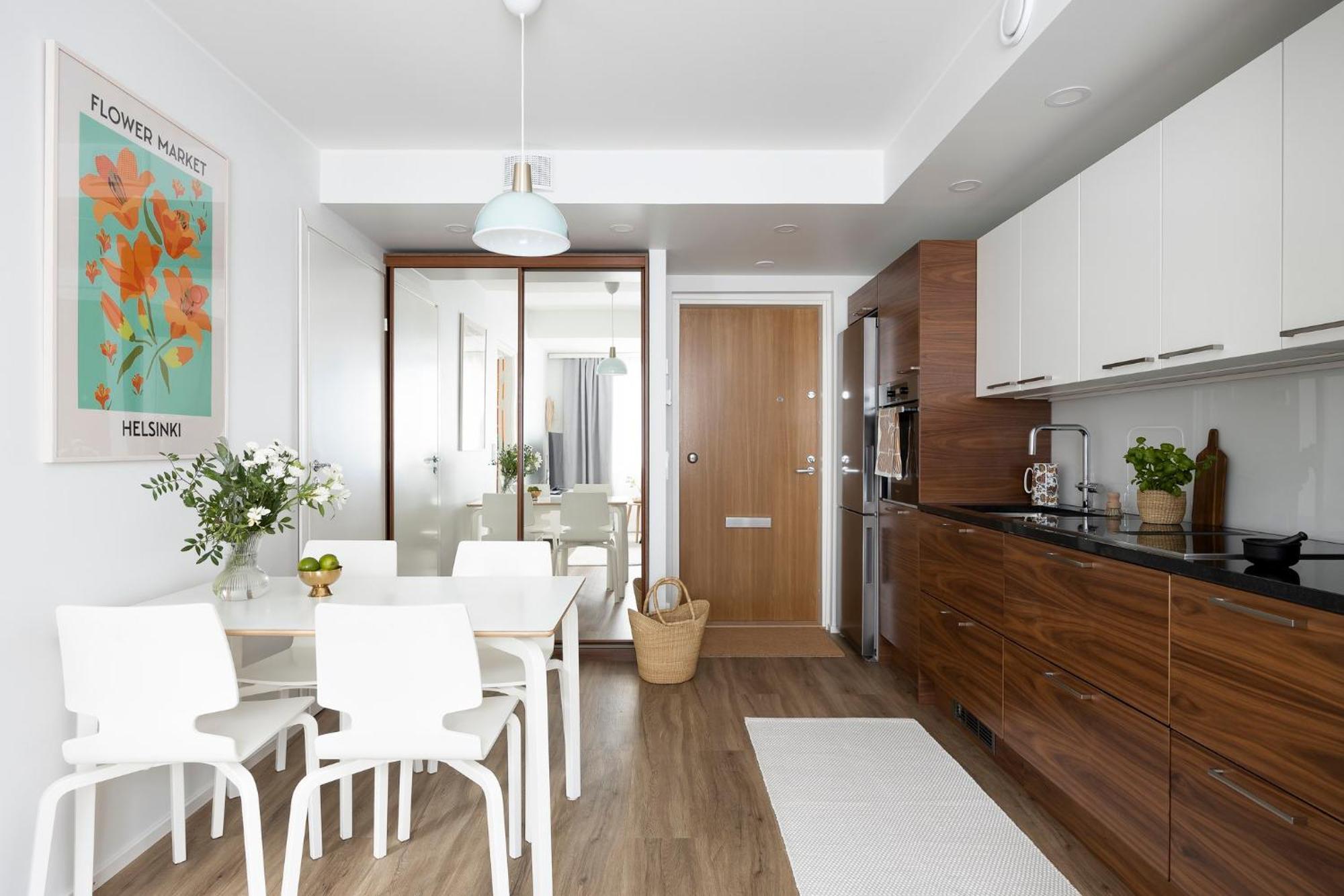 Stylish Flat In Trendy Kallio Хельсинки Экстерьер фото